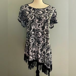 Black and White Paisley Fringed Short-Sleeved Tunic